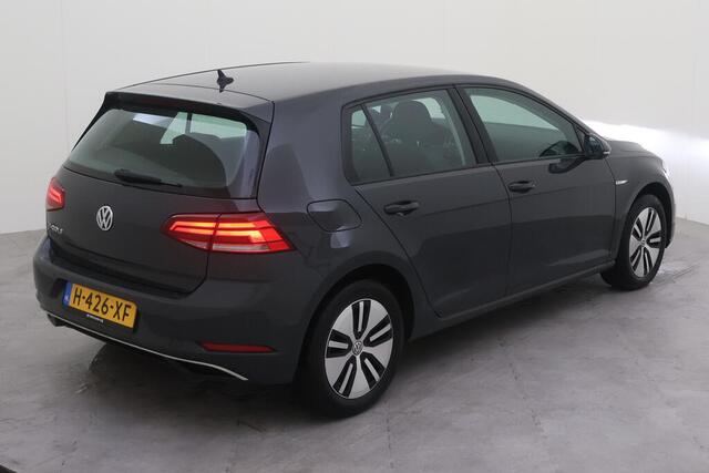 Volkswagen e-Golf E-DITION / Digitaal dashboard / Led / Navigatie / Parkeersensoren V+A /