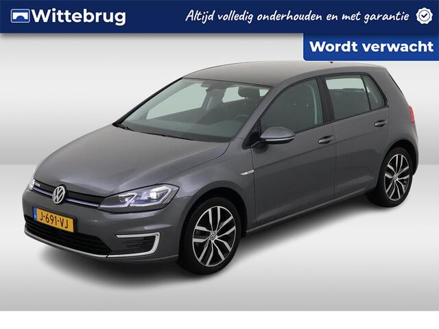 Volkswagen e-Golf E-DITION / Digitaal dashboard / Navigatie / Parkeersensoren achter / App connect / Lichtmetaal 17 inch /