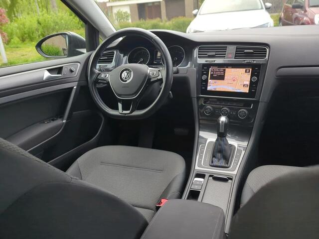 Volkswagen e-Golf E-DITION / Digitaal dashboard / Navigatie / Parkeersensoren achter / App connect / Lichtmetaal 17 inch /
