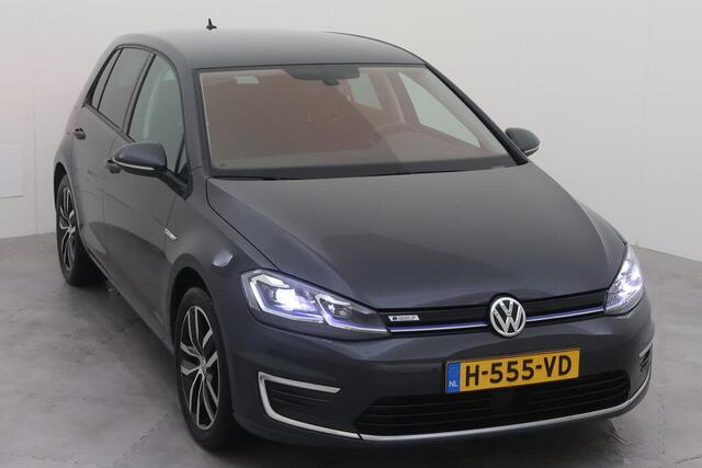 Volkswagen e-Golf E-DITION Navigatie / LED verlichting / Parkeersensoren / Clima / Verwarmbare voorruit