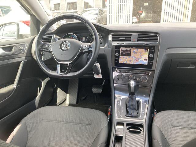 Volkswagen e-Golf E-DITION 100kW/136PK · Navigatie · Adaptieve cruise control · Parkeersensoren