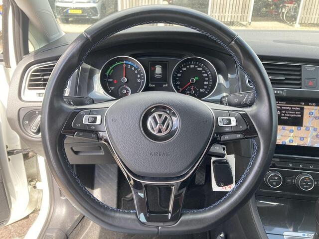 Volkswagen e-Golf E-DITION 100kW/136PK · Navigatie · Adaptieve cruise control · Parkeersensoren