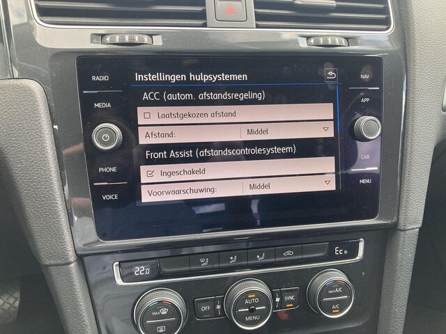 Volkswagen e-Golf E-DITION 100kW/136PK · Navigatie · Adaptieve cruise control · Parkeersensoren