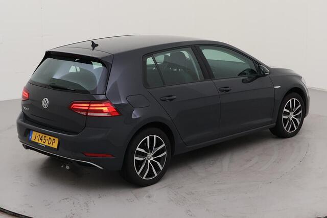 Volkswagen e-Golf E-DITION 136pk / LED / Navigatie / Parkeersensoren / 16" LMV