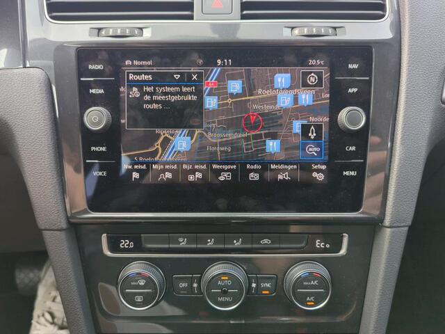 Volkswagen e-Golf E-DITION 136pk / LED / Navigatie / Parkeersensoren / 16" LMV
