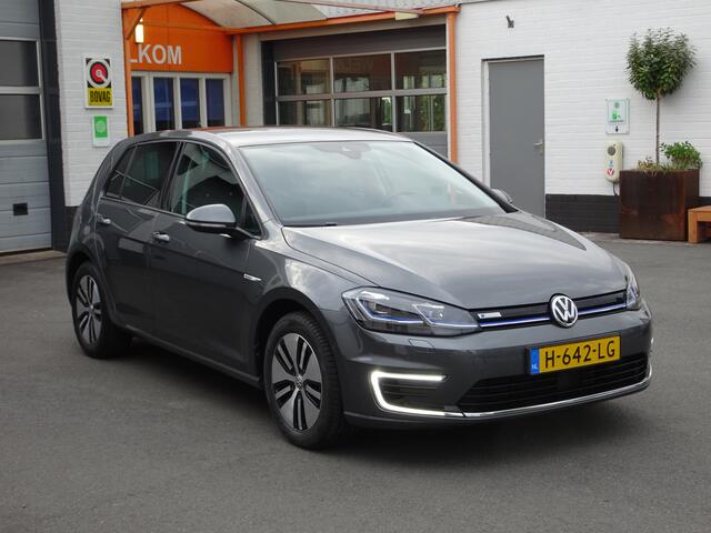 Volkswagen e-Golf E-DITION Warmte pomp, automatische airco, navigatie, parkeersensoren voor en achter, cruise controle, lederen bekleding, enz.