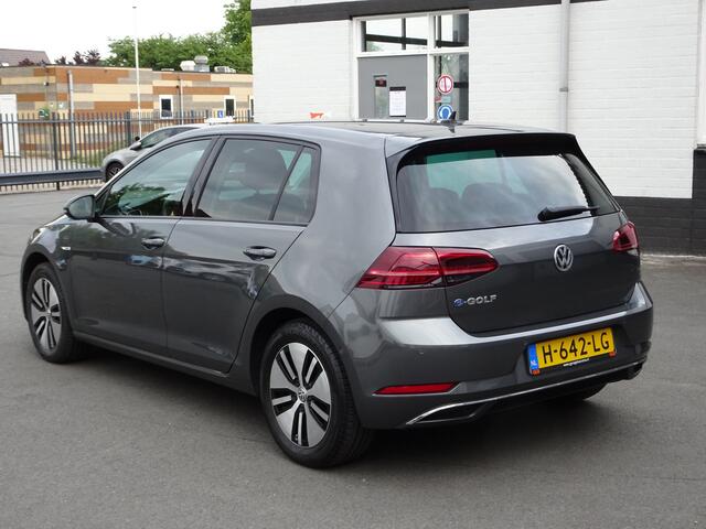 Volkswagen e-Golf E-DITION Warmte pomp, automatische airco, navigatie, parkeersensoren voor en achter, cruise controle, lederen bekleding, enz.