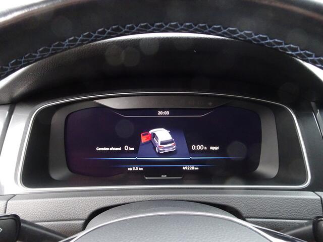 Volkswagen e-Golf E-DITION Warmte pomp, automatische airco, navigatie, parkeersensoren voor en achter, cruise controle, lederen bekleding, enz.