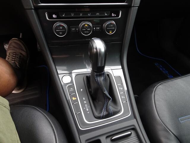 Volkswagen e-Golf E-DITION Warmte pomp, automatische airco, navigatie, parkeersensoren voor en achter, cruise controle, lederen bekleding, enz.