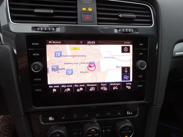 Volkswagen e-Golf E-DITION Warmte pomp, automatische airco, navigatie, parkeersensoren voor en achter, cruise controle, lederen bekleding, enz.