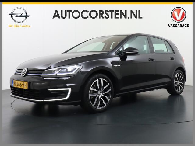 Volkswagen e-Golf AUT Adaptieve Cruise Warmtepomp App-Connect Apple Carplay Android Auto Climatronic Stoelverwarming DAB+ Led Virtual Cockpit Winterpakket Licht/Regensensor Pdc App-Connect Lmv 17" E-DITION 136PK 290NM Koppel slechts 44.000km