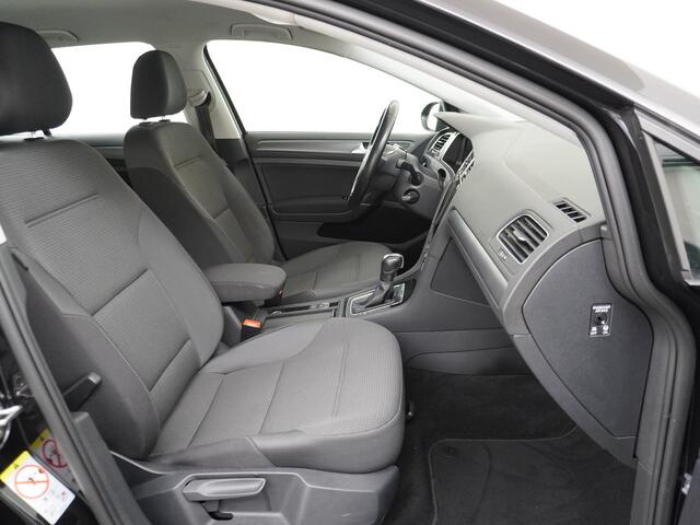 Volkswagen e-Golf AUT Adaptieve Cruise Warmtepomp App-Connect Apple Carplay Android Auto Climatronic Stoelverwarming DAB+ Led Virtual Cockpit Winterpakket Licht/Regensensor Pdc App-Connect Lmv 17" E-DITION 136PK 290NM Koppel slechts 44.000km