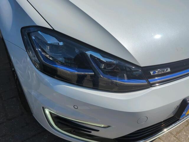 Volkswagen e-Golf E-DITION NL AUTO | 17 INCH | WARMTEPOMP | DIGI DASH