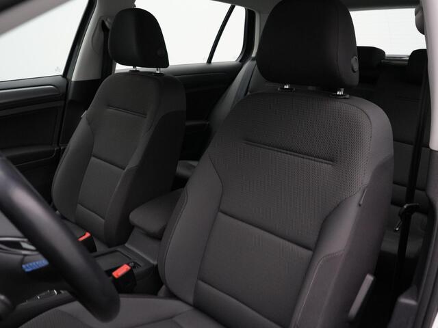 Volkswagen e-Golf E-DITION 136 pk | Warmtepomp | Navigatie | Adaptive Cruise | 2-zone Climatronic