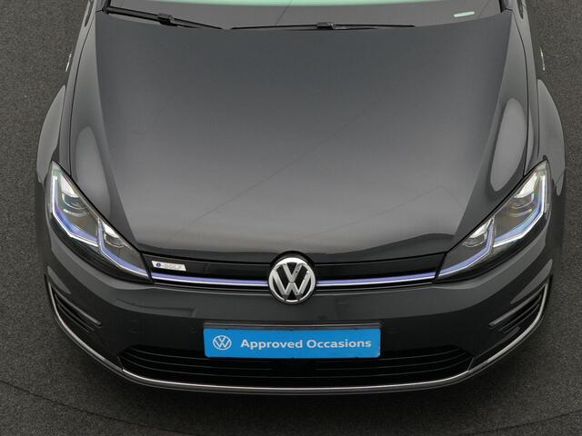 Volkswagen e-Golf E-DITION 136 pk | Warmtepomp | Navigatie | Adaptive Cruise | 2-zone Climatronic