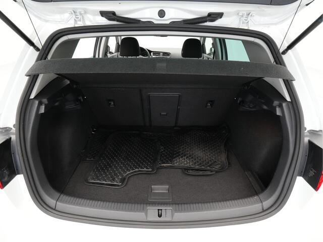 Volkswagen e-Golf 136pk Navigatie Stoelverwarming Clima Pdc 267
