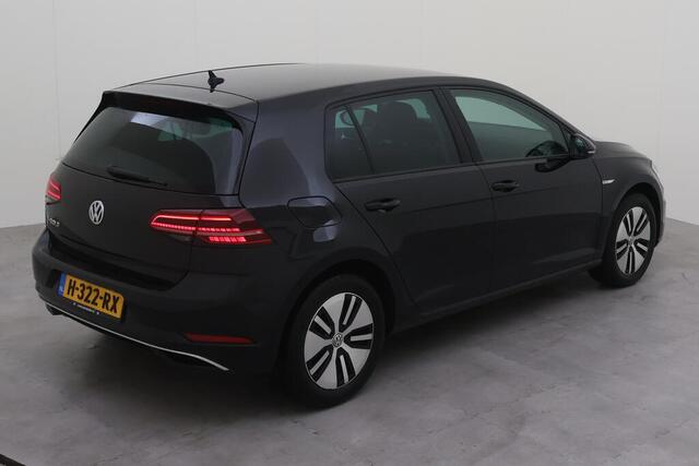 Volkswagen e-Golf E-DITION / WARMTEPOMP/ CAMERA/ PARK. SENSOREN/ LEDER/ DIGITAL DASHBOARD/ LED/ NAVI/ 16" LMV