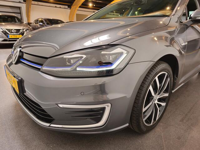 Volkswagen e-Golf E-DITION - Apple Carplay/Android Auto - Adaptive Cruise - Navi - 220w Laadkabel en Type 2