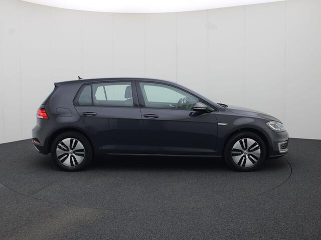 Volkswagen e-Golf 100kW/136PK E-DITION · Navigatie · Stoelverwarming · Camera + Parkeersensoren