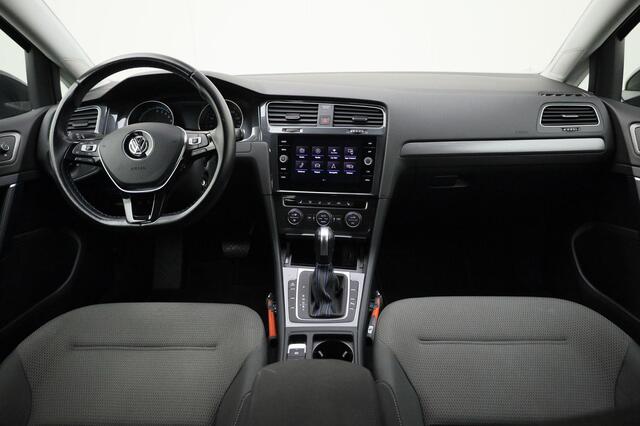 Volkswagen e-Golf 100kW/136PK E-DITION · Navigatie · Stoelverwarming · Camera + Parkeersensoren
