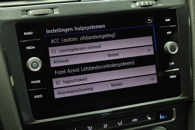 Volkswagen e-Golf 100kW/136PK E-DITION · Navigatie · Stoelverwarming · Camera + Parkeersensoren