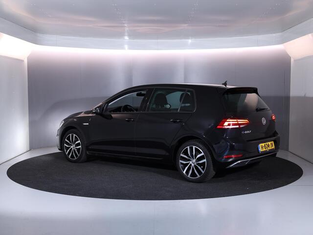 Volkswagen e-Golf E-DITION 136 pk | Navigatie | Warmtepomp | Parkeersensoren | Apple Carplay/Android Auto | Adaptieve cruise control | Stoelverwarming |