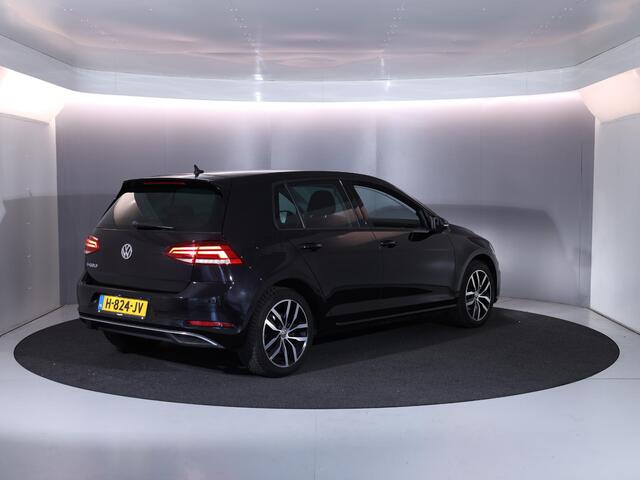 Volkswagen e-Golf E-DITION 136 pk | Navigatie | Warmtepomp | Parkeersensoren | Apple Carplay/Android Auto | Adaptieve cruise control | Stoelverwarming |