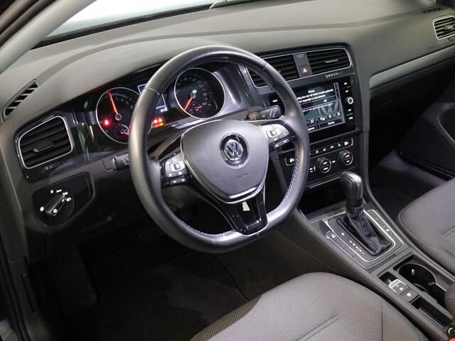 Volkswagen e-Golf E-DITION 136 pk | Navigatie | Warmtepomp | Parkeersensoren | Apple Carplay/Android Auto | Adaptieve cruise control | Stoelverwarming |
