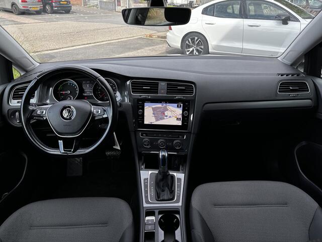 Volkswagen e-Golf Trekhaak Climatcontrol 17 inch lichtmetaal e-Golf