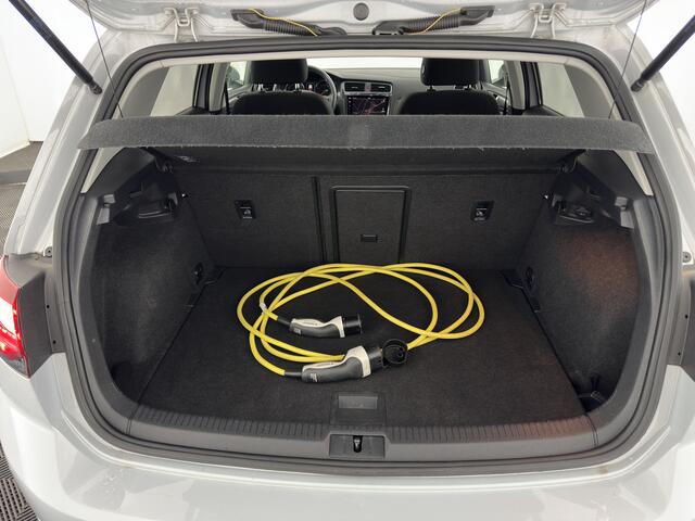 Volkswagen e-Golf Aut. *ADAPTIVE-CRUISE | FULL-LED | NAVI-FULLMAP | COMFORT-SEATS | ECC | PDC | 16''ALU*