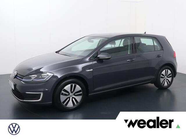 Volkswagen e-Golf E-DITION | 136 PK | SoH 91% | Adaptive cruise control | Climate control | Navigatiesysteem |