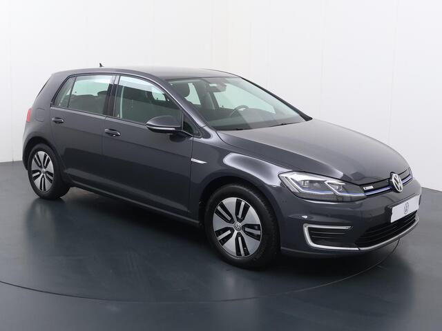 Volkswagen e-Golf E-DITION | 136 PK | SoH 91% | Adaptive cruise control | Climate control | Navigatiesysteem |