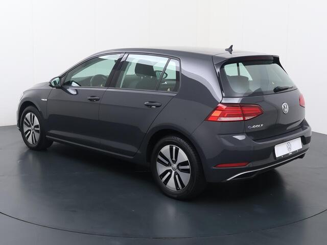 Volkswagen e-Golf E-DITION | 136 PK | SoH 91% | Adaptive cruise control | Climate control | Navigatiesysteem |