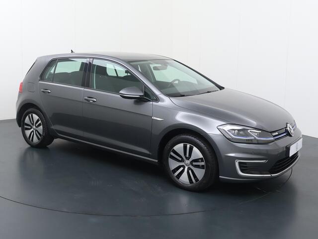 Volkswagen e-Golf E-DITION | 136 PK | SoH 90% | Climate control | Navigatiesysteem | Adaptief cruise control |