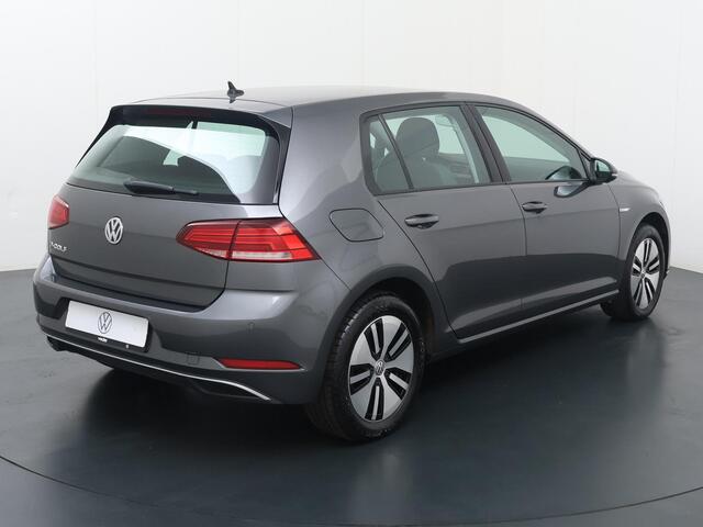 Volkswagen e-Golf E-DITION | 136 PK | SoH 90% | Climate control | Navigatiesysteem | Adaptief cruise control |