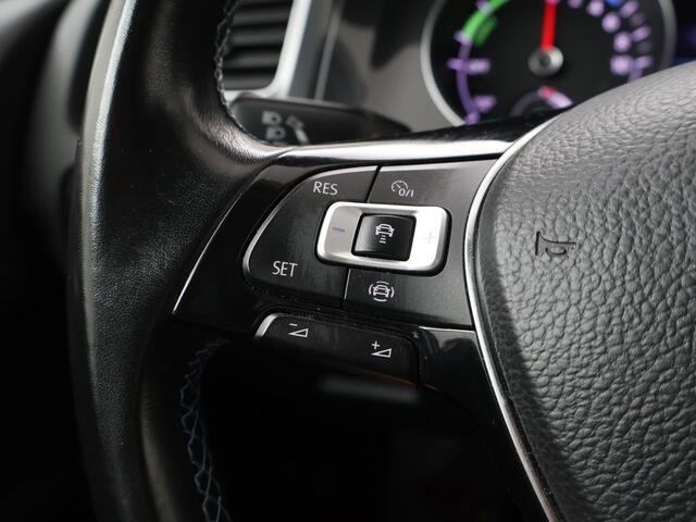 Volkswagen e-Golf E-DITION | 136 PK | SoH 90% | Climate control | Navigatiesysteem | Adaptief cruise control |
