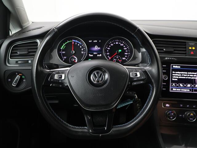 Volkswagen e-Golf E-DITION | 136 PK | SoH 90% | Climate control | Navigatiesysteem | Adaptief cruise control |
