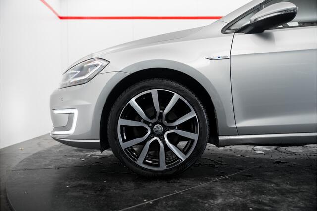 Volkswagen e-Golf e-Golf Warmtepomp apple carplay Climatcontrol Camera