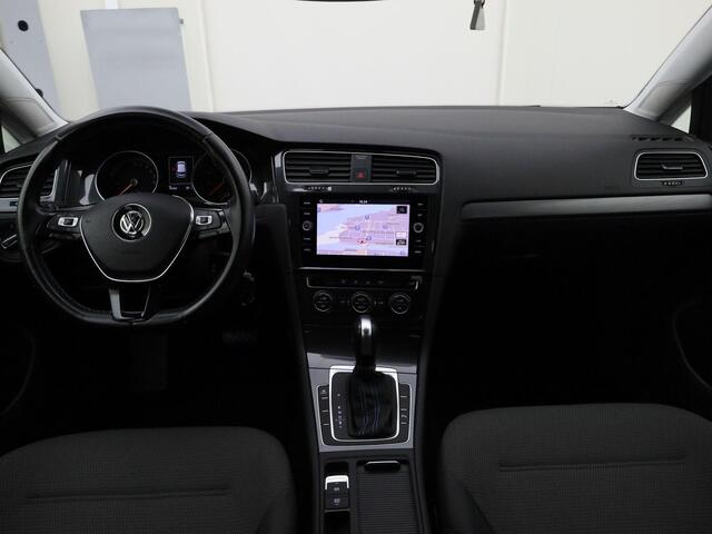 Volkswagen e-Golf 100kW/136PK E-DITION · Navigatie · Apple Carplay/Android Auto · Parkeersensoren