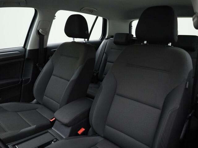 Volkswagen e-Golf 100kW/136PK E-DITION · Navigatie · Apple Carplay/Android Auto · Parkeersensoren