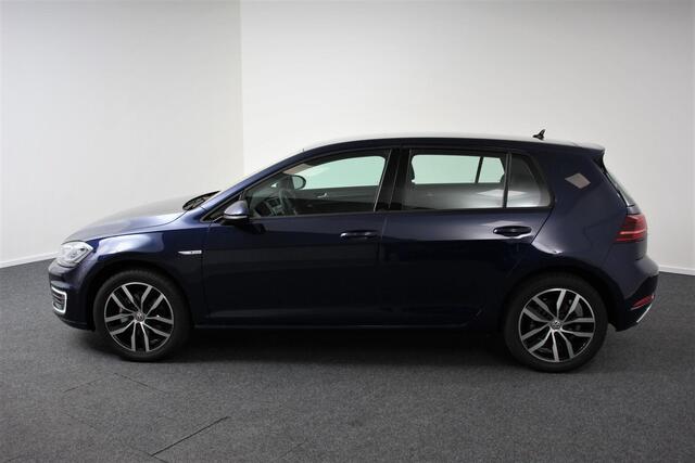 Volkswagen e-Golf Edition | Navigatie | Bluetooth | Cruise control | LMV | Camera | PDC | Digitale Cockpit