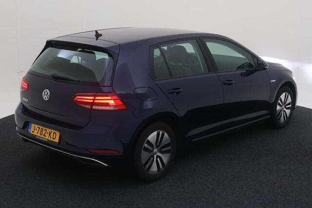 Volkswagen e-Golf E-DITION / Digitaal dashboard / LED / Navigatie / Camera / Parkeersensoren V+A / Warmtepomp /