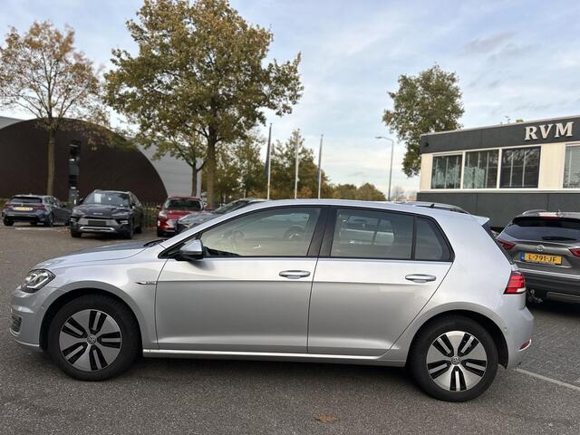 Volkswagen e-Golf e-Golf WARMTEPOMP| DODE HOEK| APPLE CARPLAY/ ANDROID AUTO| DIG. DASH | CAMERA| STOELVERW. |