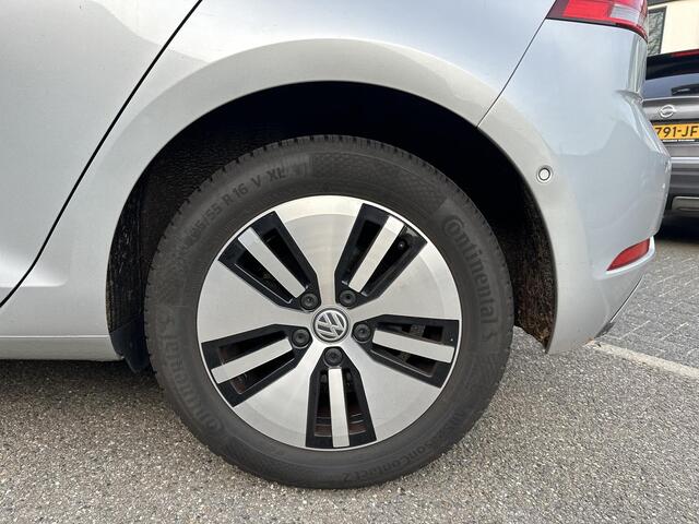 Volkswagen e-Golf e-Golf WARMTEPOMP| DODE HOEK| APPLE CARPLAY/ ANDROID AUTO| DIG. DASH | CAMERA| STOELVERW. |