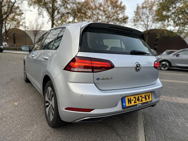 Volkswagen e-Golf e-Golf WARMTEPOMP| DODE HOEK| APPLE CARPLAY/ ANDROID AUTO| DIG. DASH | CAMERA| STOELVERW. |