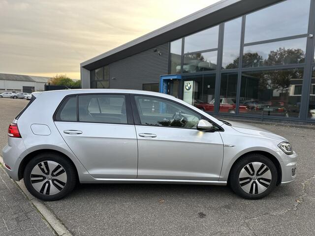 Volkswagen e-Golf e-Golf WARMTEPOMP| DODE HOEK| APPLE CARPLAY/ ANDROID AUTO| DIG. DASH | CAMERA| STOELVERW. |
