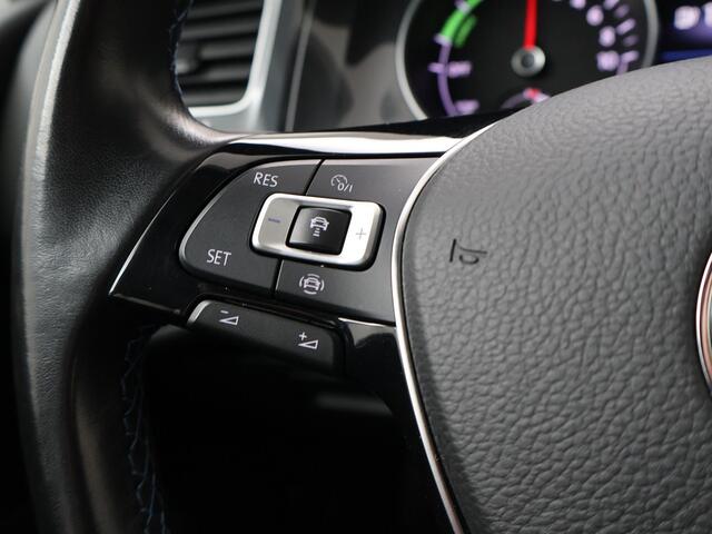 Volkswagen e-Golf E-DITION | 136 PK | SoH 89% | Navigatiesysteem | Parkeersensoren | Adaptive cruise control |