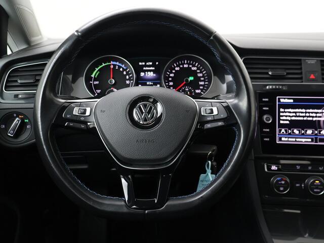 Volkswagen e-Golf E-DITION | 136 PK | SoH 89% | Navigatiesysteem | Parkeersensoren | Adaptive cruise control |