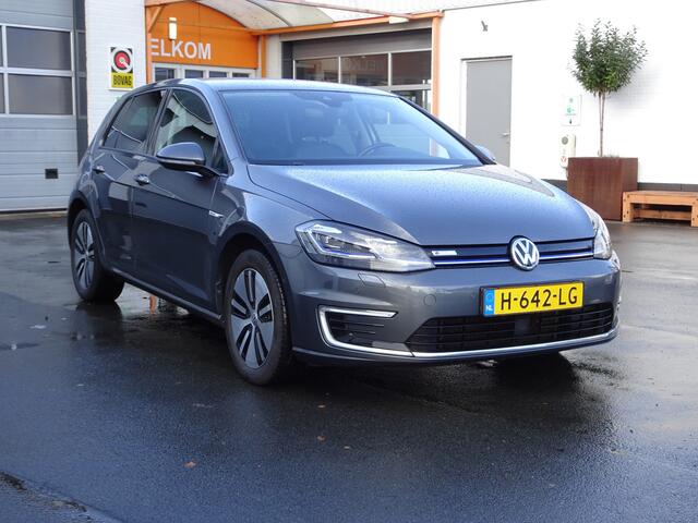 Volkswagen e-Golf E-DITION Automatische airco, navigatie, lederen bekleding, parkeersensoren voor en achter, licht metalen velgen, enz.