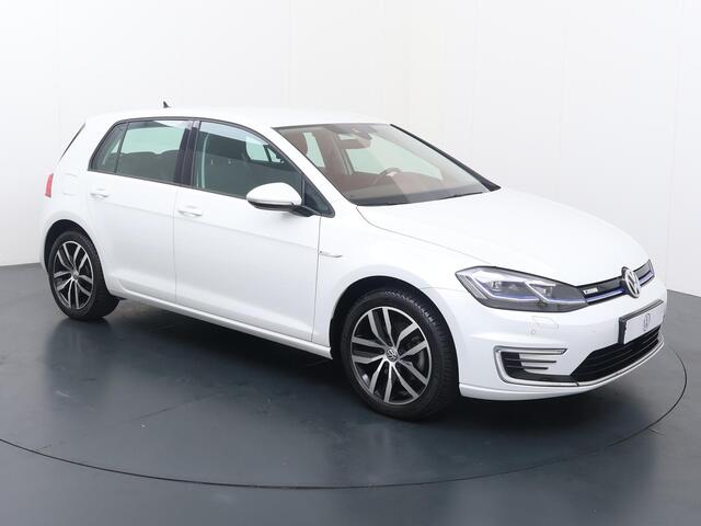 Volkswagen e-Golf E-DITION | 136 PK | Navigatiesysteem | Voorstoelen & voorruit verwarmd | Adaptive cruise control |